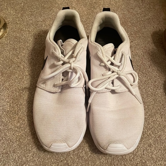 Nike Shoes - Nike Tennis shoes